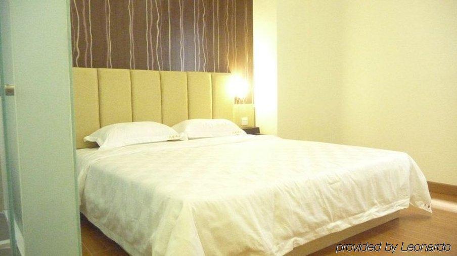 Tavernew Hotel Canton Chambre photo