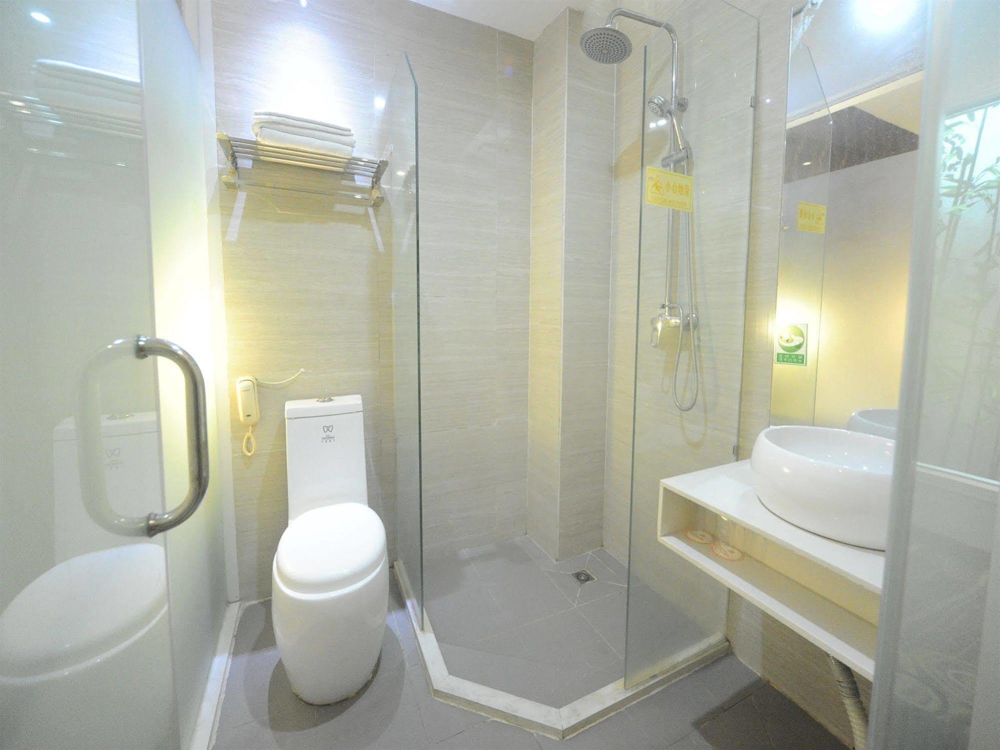 Tavernew Hotel Canton Extérieur photo
