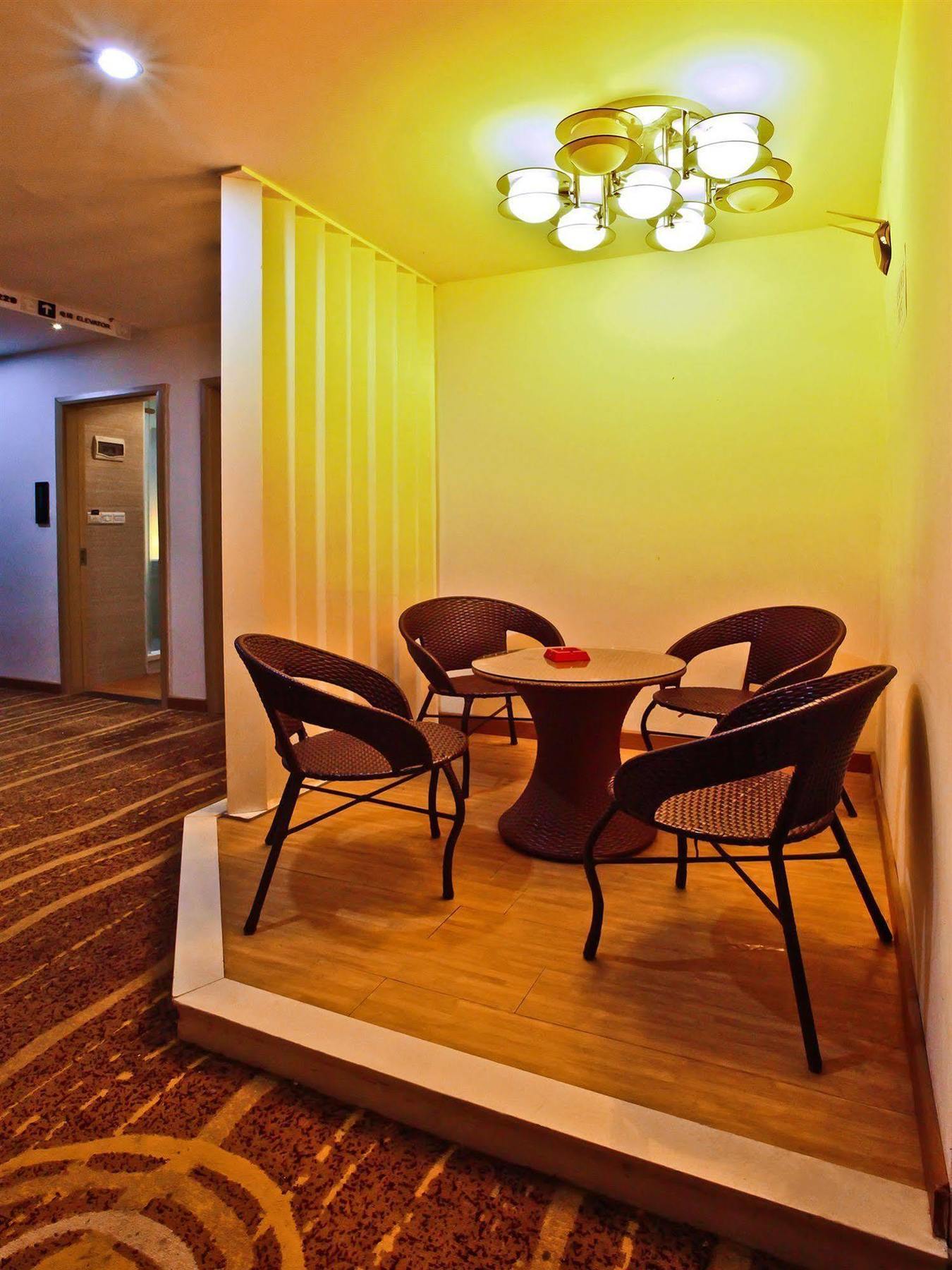 Tavernew Hotel Canton Extérieur photo